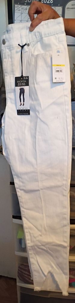 Sofia Vergara white jeans