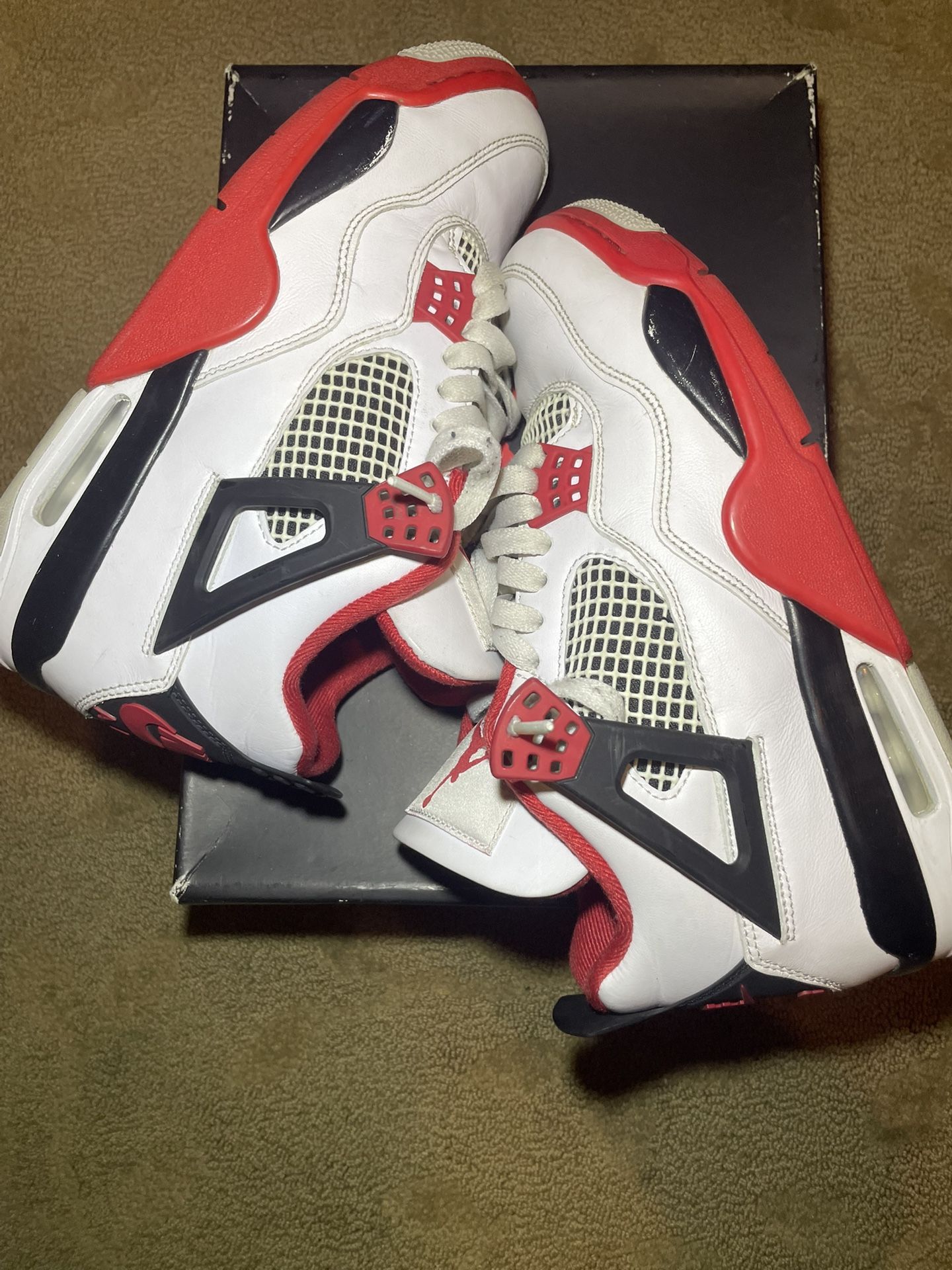 Jordan 4 Fire Red
