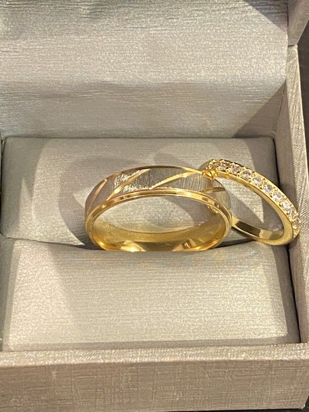 UniseX 18K Gold plated Luxurious Mathing Ring Set - Code GO20