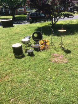 Sonar drum set complete set $375