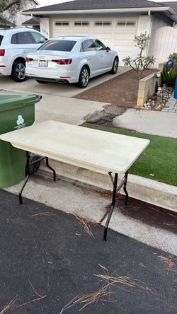4ft table FREE