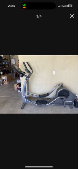Life fitness E1 elliptical