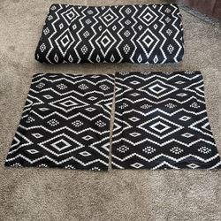 Queen Comforter and 2 Standard Shams