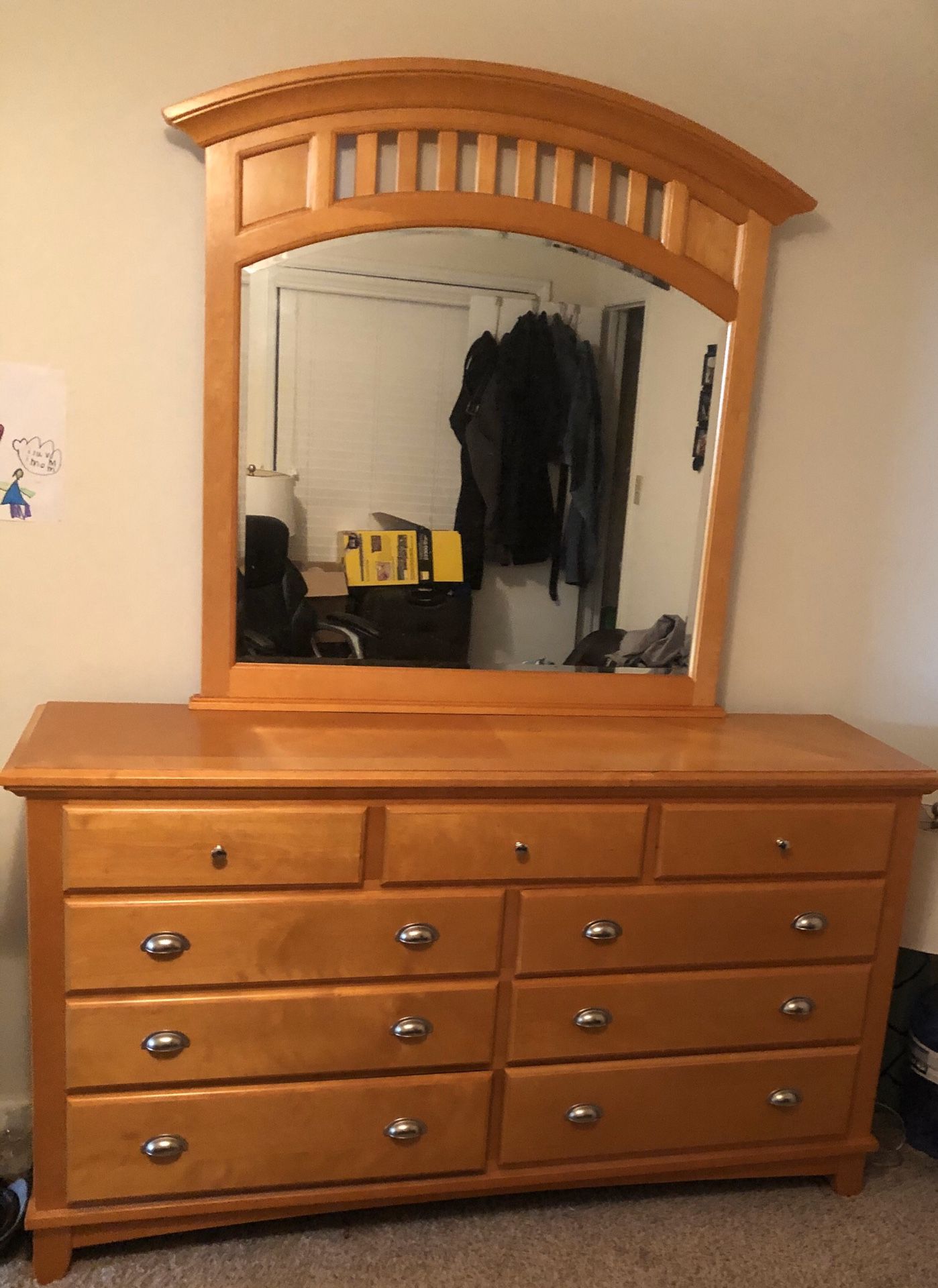 Price reduced **** large modern dresser with mirror & 9 storage drawers