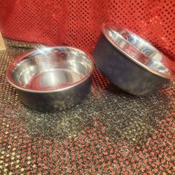 Pet Food/Water bowls set. Pre-owned.
