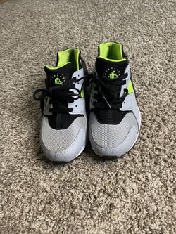 Huarache Shoes Size 4Y
