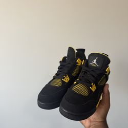 Jordan 4 thunder