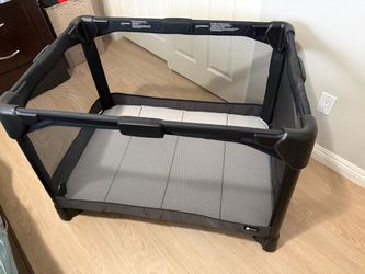4 moms pack and play