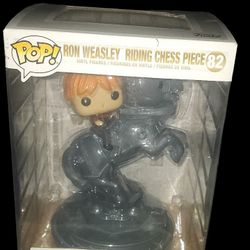 Funko Pop! Movie Moments - Harry Potter: Ron Weasley Riding Chess Piece #82