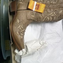 Soto Boots Size 9.5
