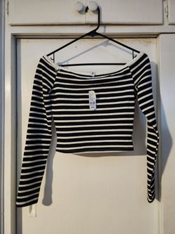 New long sleeve crop top Medium