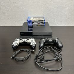 PS4 – 2x Controllers, 4x Games, 500GB