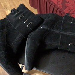 ANKLE HIGH BLACK SUEDE  SILVER HARDWARE -SIZE 7.5  BOOTS