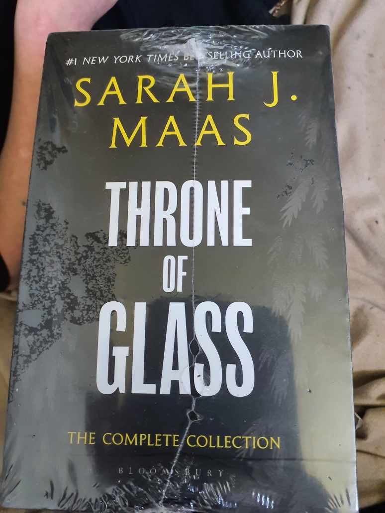 Throne Of Glass Complete Set