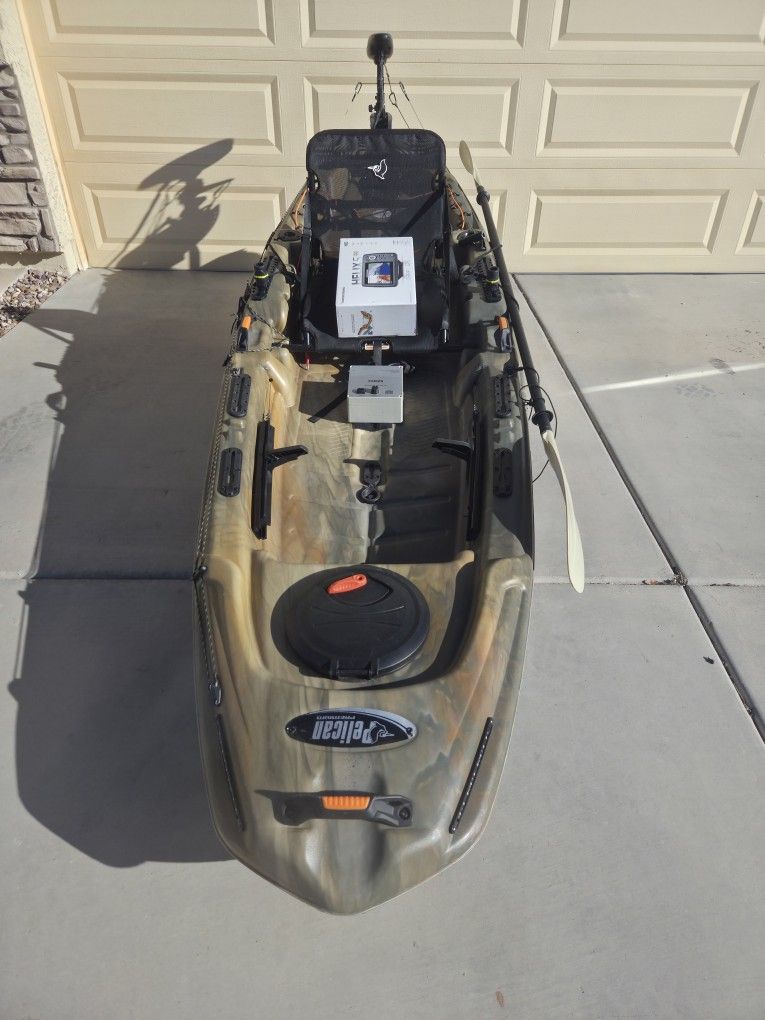 Pelican Catch 100 Fishing Kayak