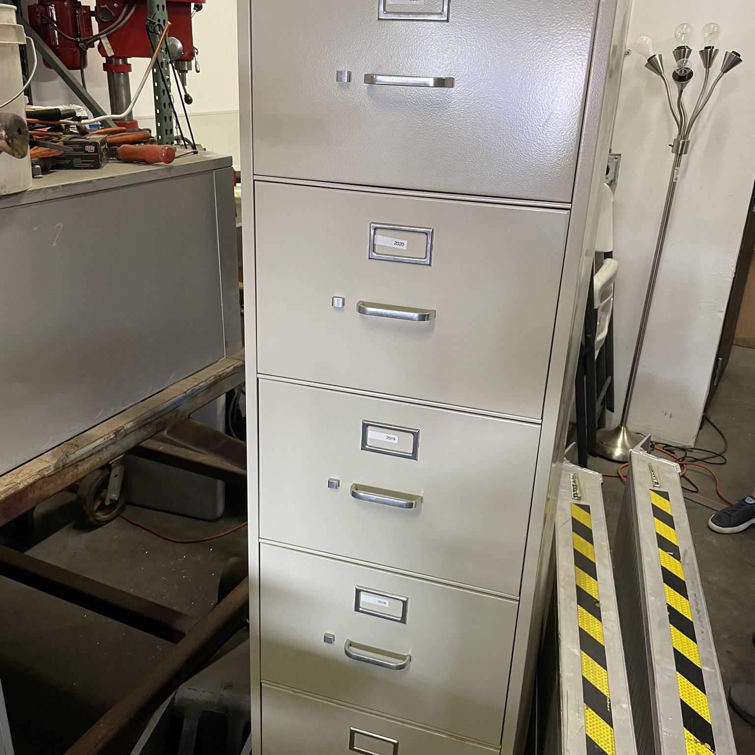 HON 5 Drawer Lockable File Cabinet 