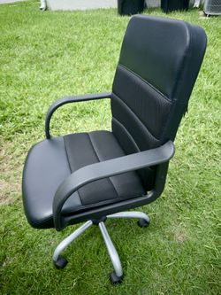 Selling Black Office Chair with Wheels
