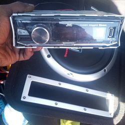 2 Jvc Single Dins And A Dual 10 Inch Woofer