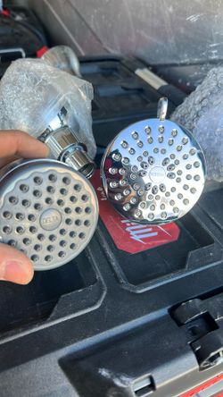 Shower Heads / Tub Spouts 