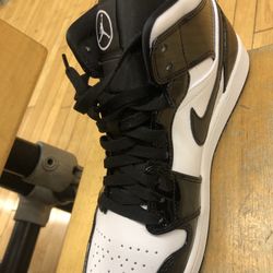 Jordan’s Mid 1 $300 Size 9.5