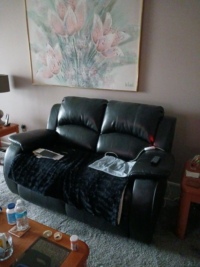 Loveseat In Excellent Condition- Both Reclining Pleather Blacke