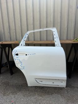 PORSCHE MACAN ( 2015 2016 2017 2018 2019 2020 2021 2022 2023 2024 2025 ) Rear door shell right passenger side RH ORIGINAL USED