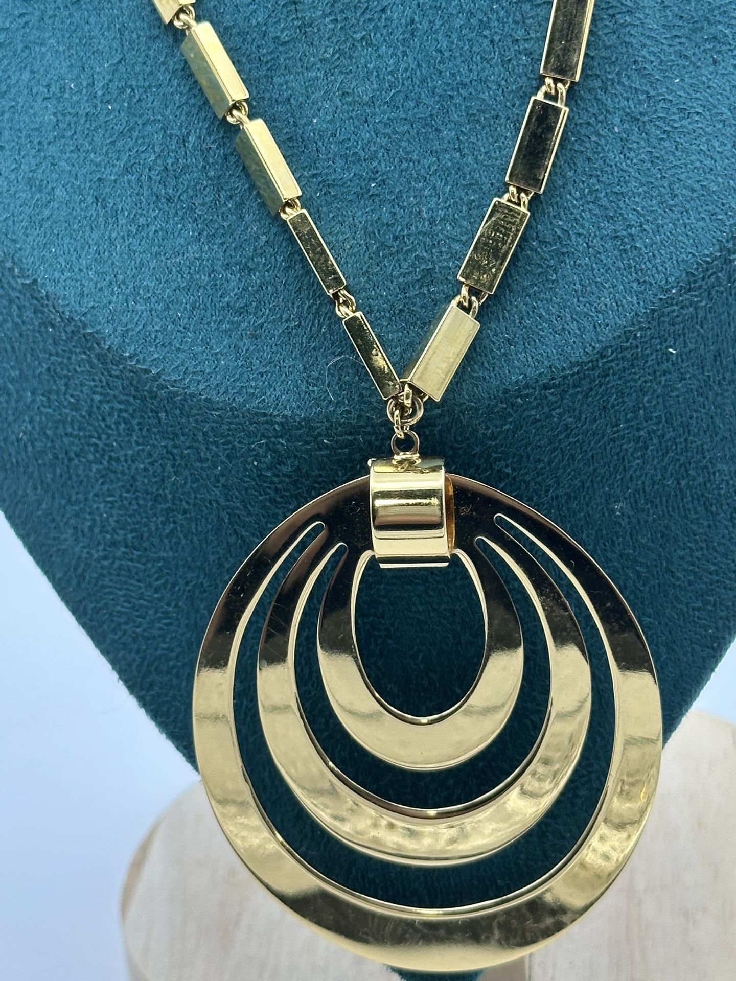 Vintage Monet Pendant Necklace Gold Tone Unique Box Shaped Chain Triple Teardrop Pendant Great Condition