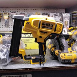 DEWALT 20V XR Brushless 18GA Stapler
