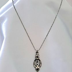 Rhinestone Filigree Pendant Necklace