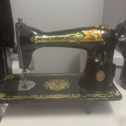 VINTAGE 1973 Singer Sphinx Sewing Machine