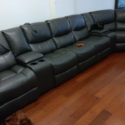 *Spooky Sale Event!!!*---Terrifying Madrid Gray Leather Reclining Sectional Sofa---Scary Financing And Delivery Available🐍