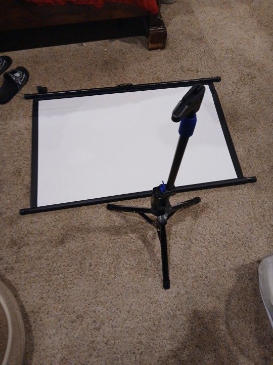 Floor-standing Mobile Projector Screen with Tripod