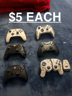 Controlles $5  EACH READ NOTES: (NOT TESTED)this are corded and I don’t have the cable