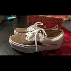 Vans canvas shoe.  Womans 10.5/ Mens 9 Brand new still in box