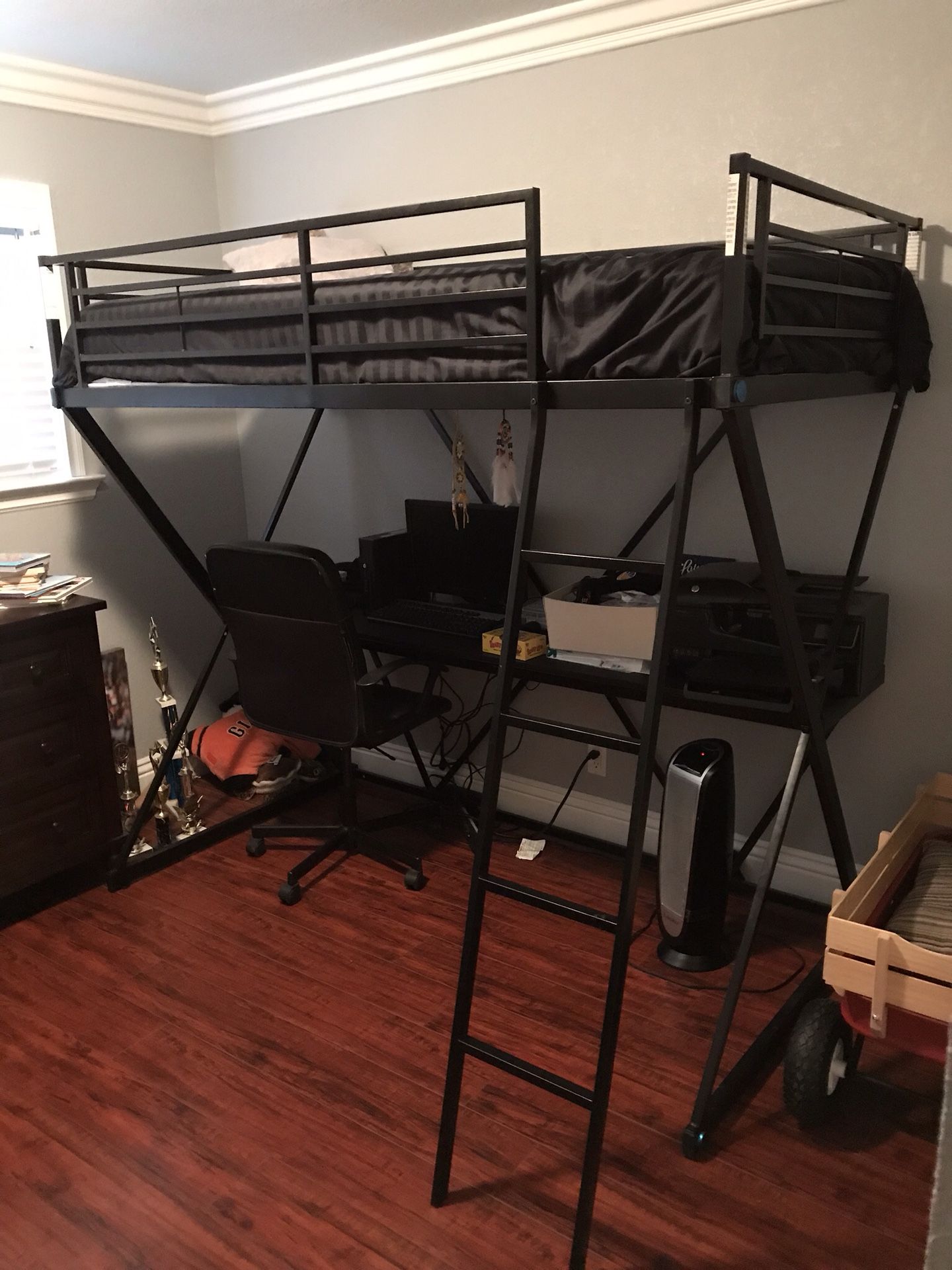 Kids loft bed