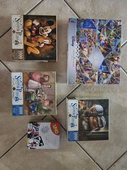 beautiful puzzles And UNO Table Game with the Disney theme