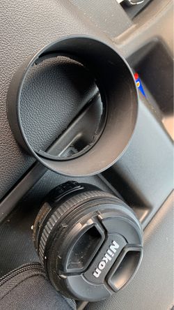 Nikon 50mm 1:1.8G Lens and lens hood