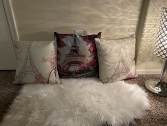 Rug pillows and lamp