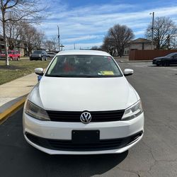 white 2012 Volkswagen Jetta SE