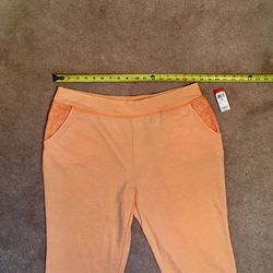 Basic Editions Women's Capris Pants for Sale in Bowie, MD - OfferUp