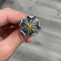 Ring 10k White Gold With Color Diamonds 