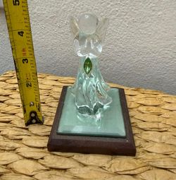 ANGELITO ANTIGUO DE CRISTAL CON BASE DE MADERA