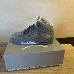 Jordan 5 retro wolf grey size 10,9.5 ,8.5