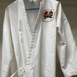 Karate uniform like new barely used size 3