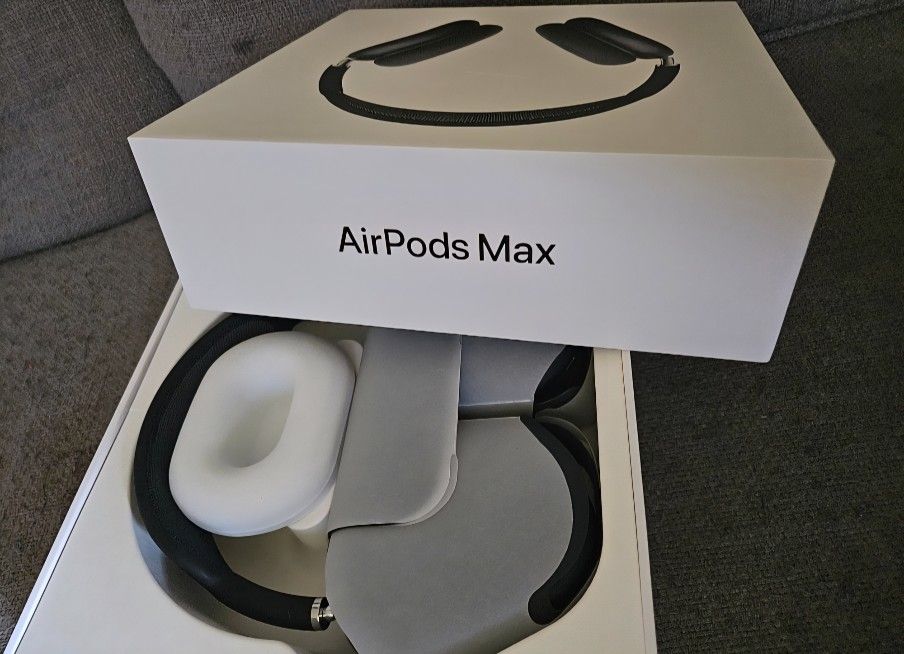 AirPods Max Midnight