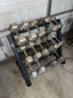 Dumbbell weights with dumbbell rack