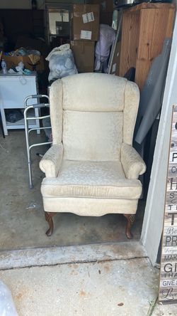 Beautiful, comfortable cushion chair