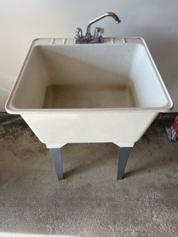 Laundry sink