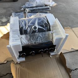 Brand New 4 Burner Gas Grill W Side Burner!