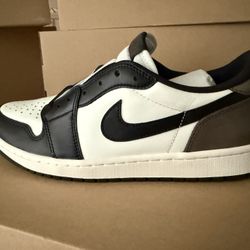 Air Jordan 1 Retro Low OG - Brand New